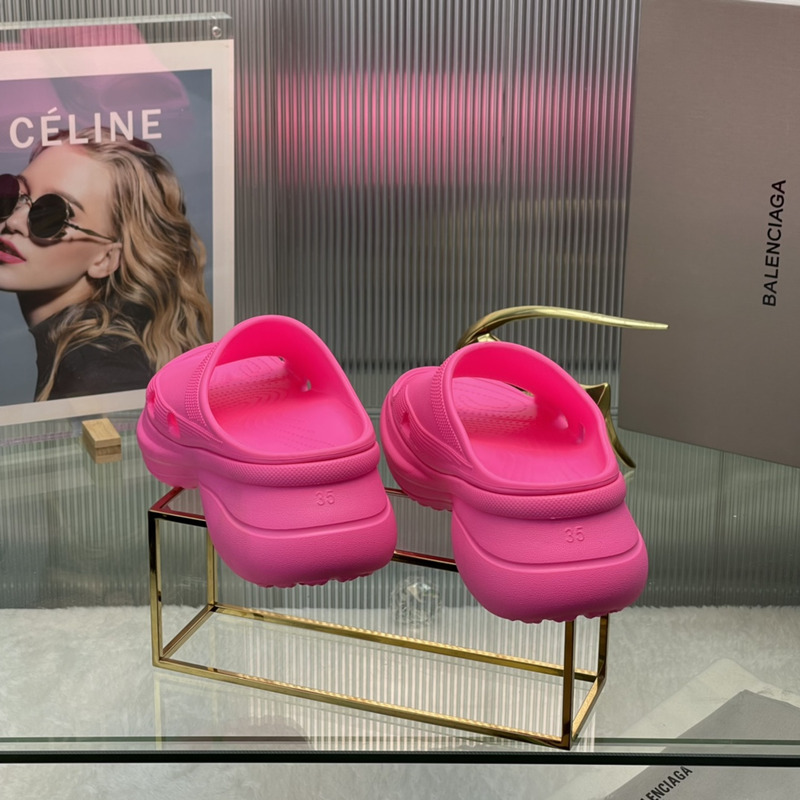 Ba*len*cia*ga x crocs pool slide hot pink