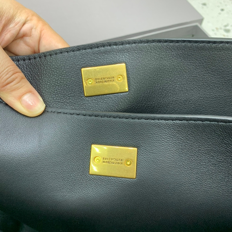Ba*len*cia*ga rodeo large bag calfskin black