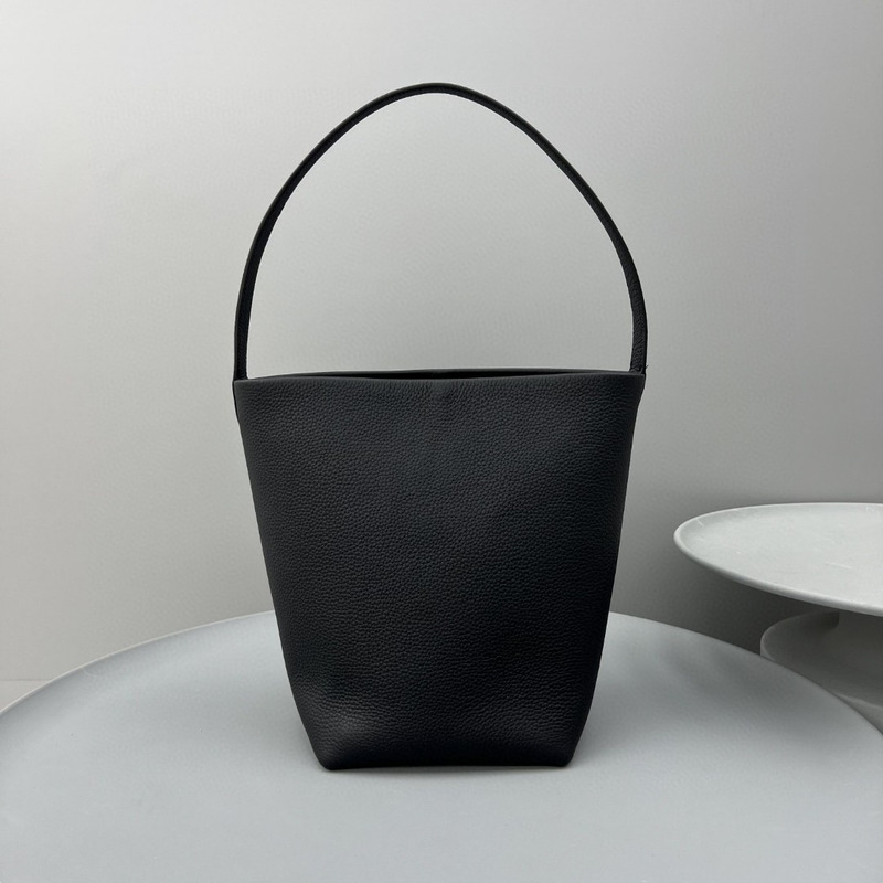the row park medium N0*H-south tote bag in black