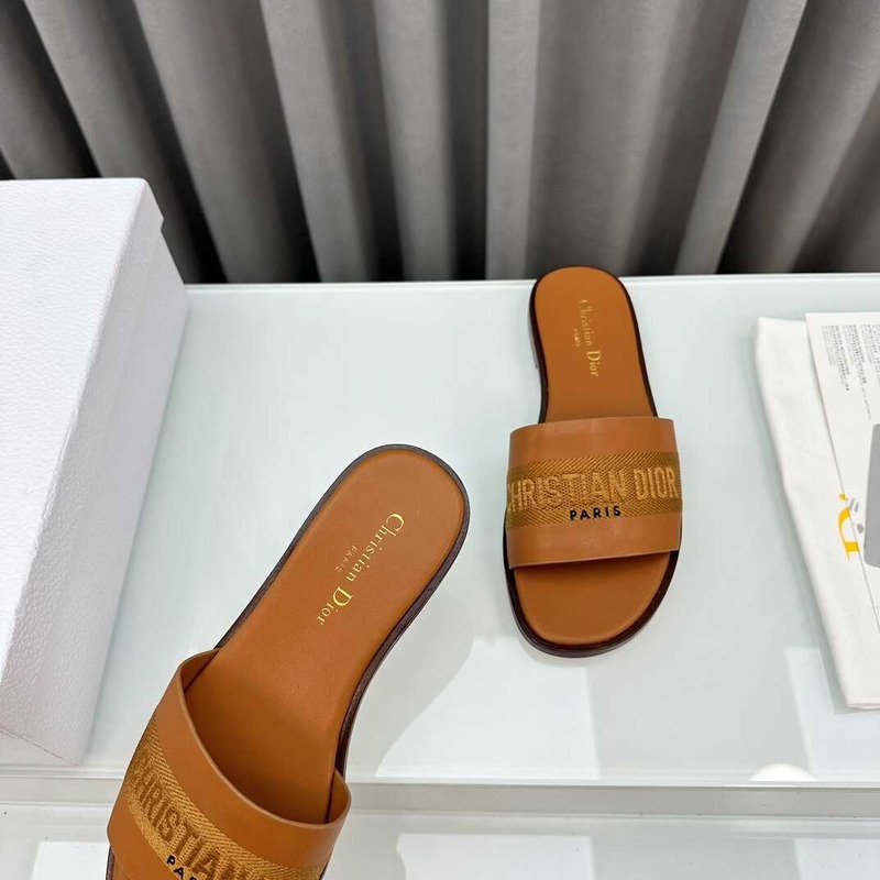 D*or dway slide camel calfskin and embroidered cotton brown