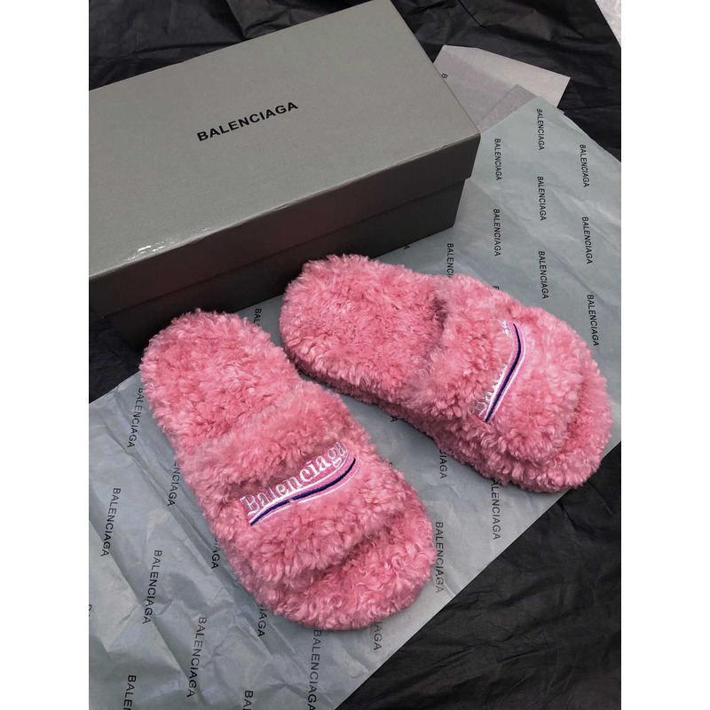 Ba*len*cia*ga fur sandals pink