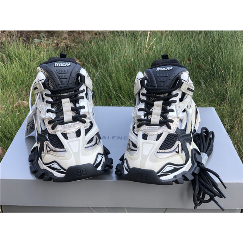 Ba*len*cia*ga 4.0 beige black sneakers men women