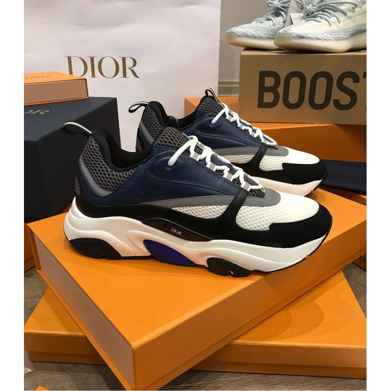 D*or "b22" sneaker