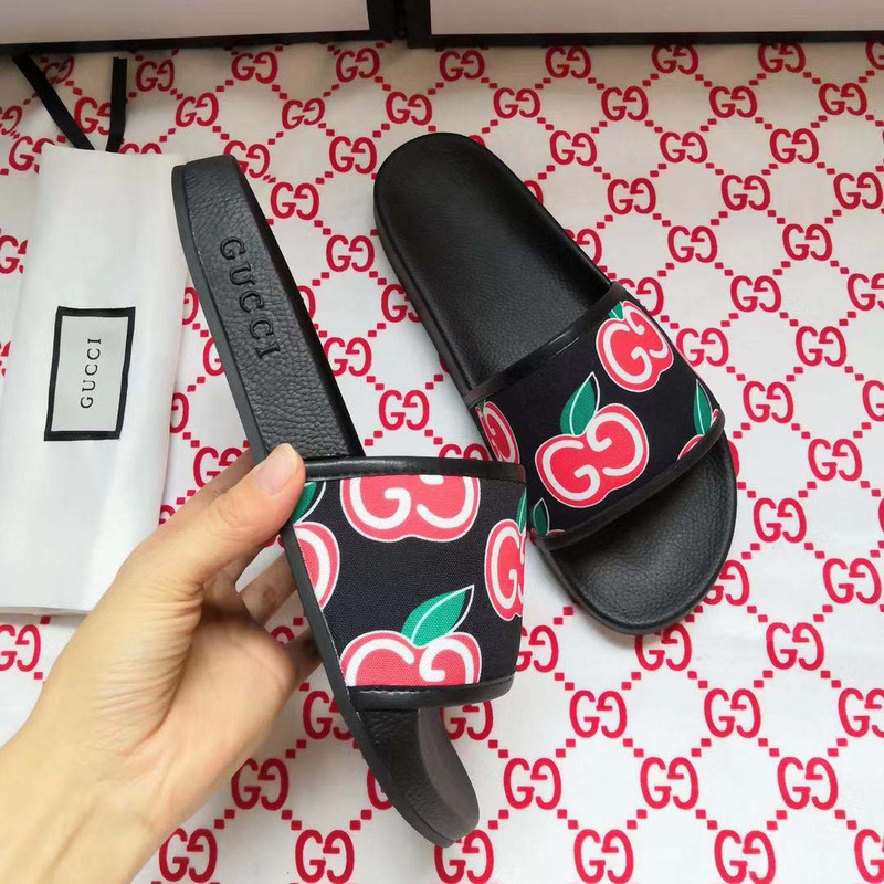 G*u*i apple slide sandal