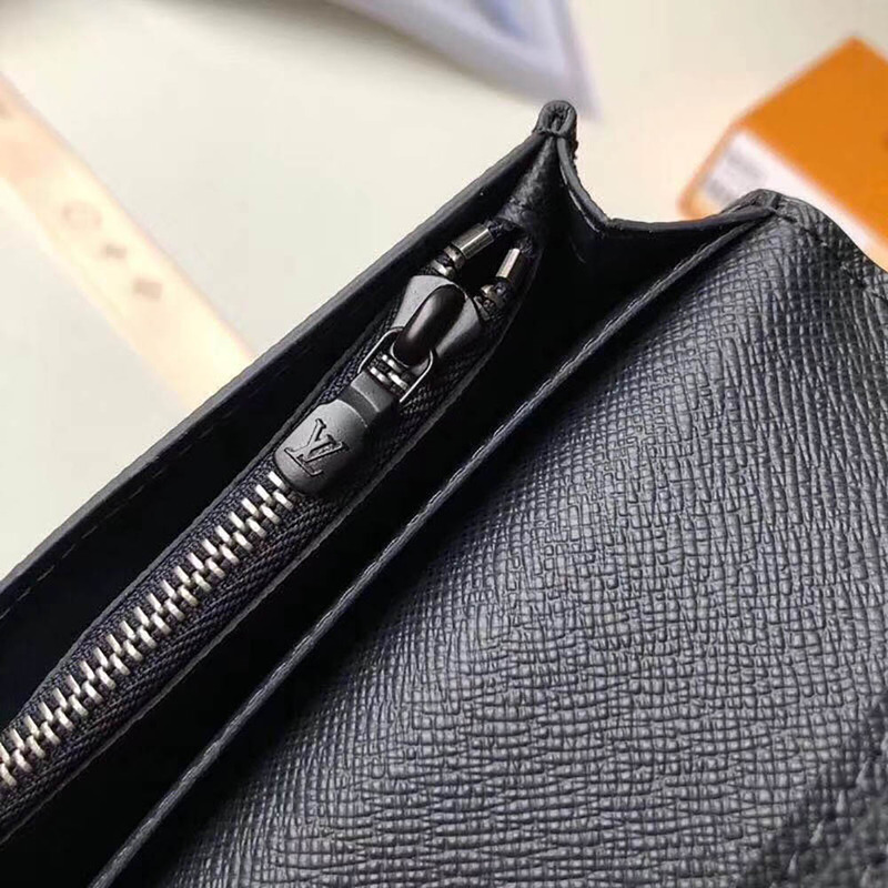 l**is V*t*n brazza wallet m62893