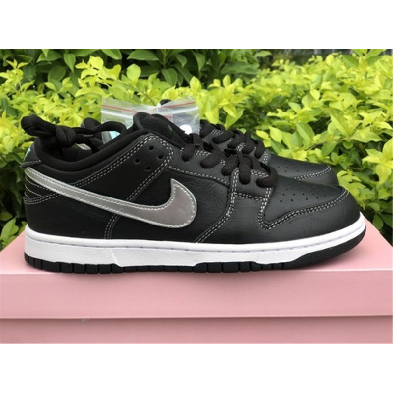 Diamond x Nike SB Dunk Low 